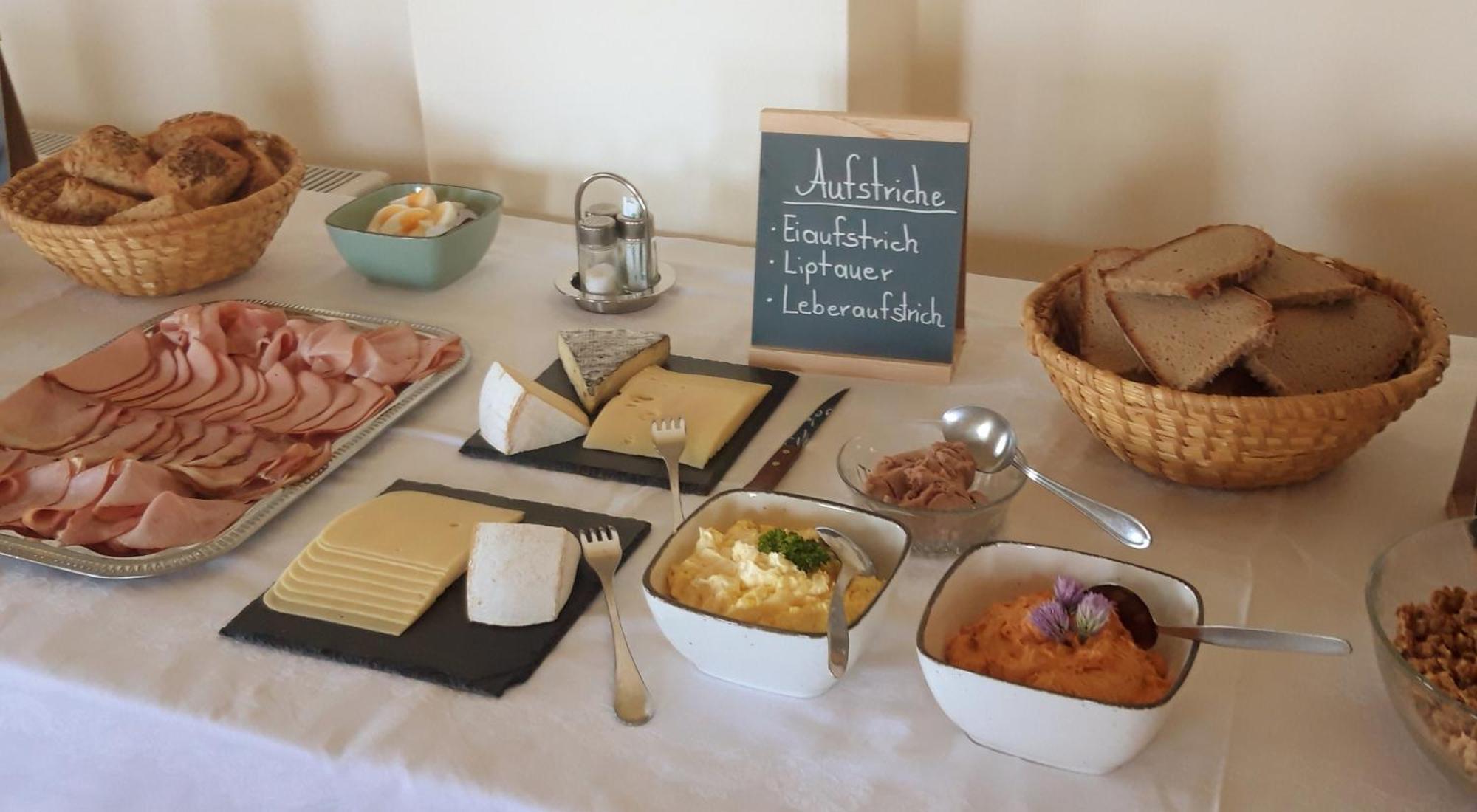 Weinhof Reichmann Bed and Breakfast Sankt Peter am Ottersbach Εξωτερικό φωτογραφία