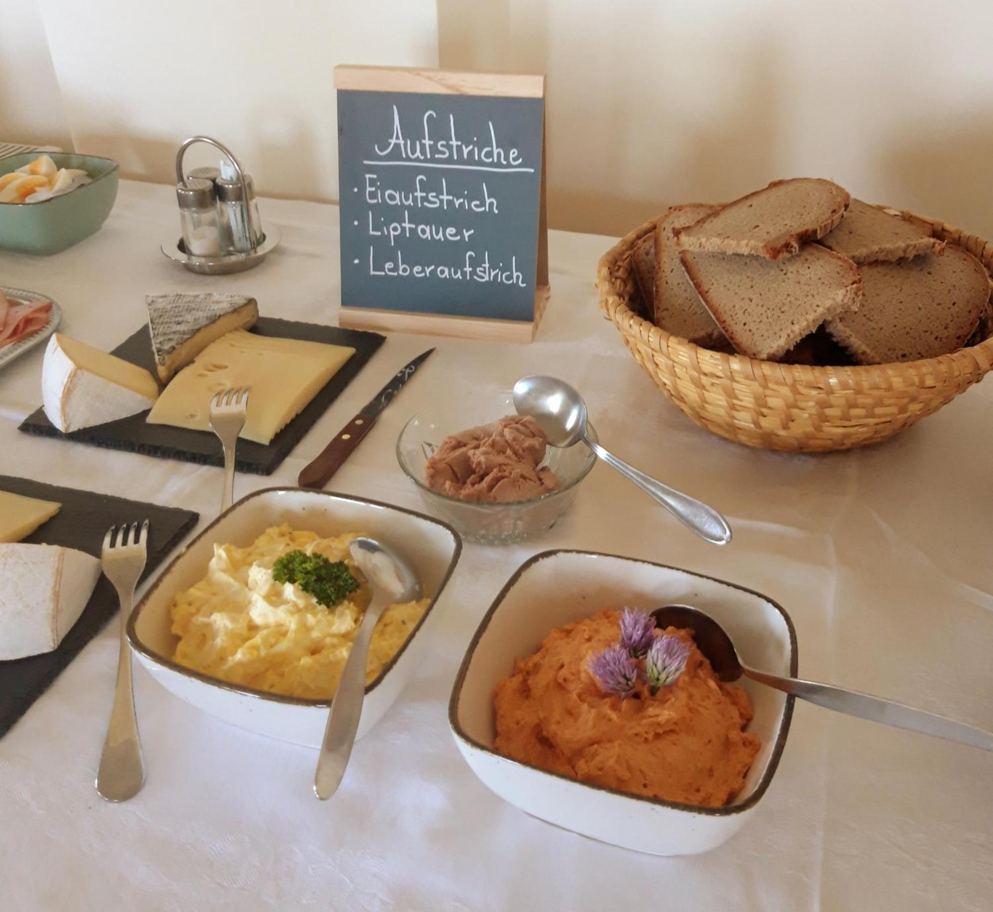 Weinhof Reichmann Bed and Breakfast Sankt Peter am Ottersbach Εξωτερικό φωτογραφία